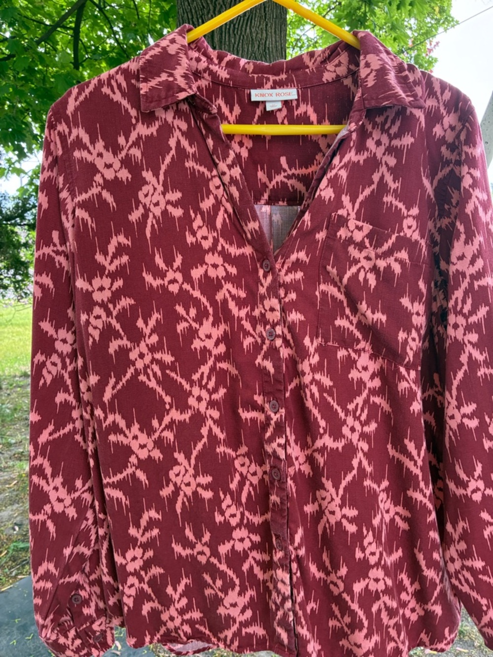 Knox Rose Maroon and Pink Printed Button Front Blouse size M